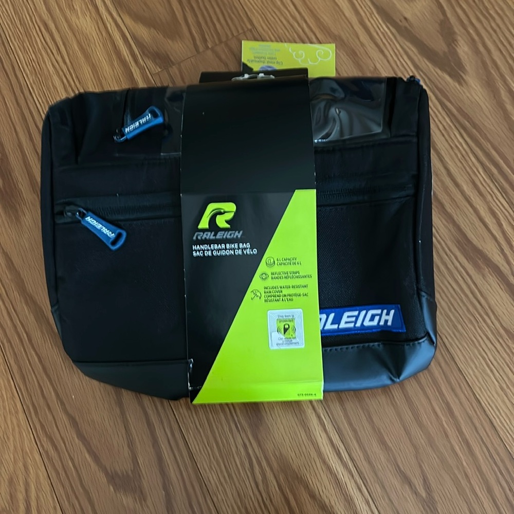 Handlebar bike bag